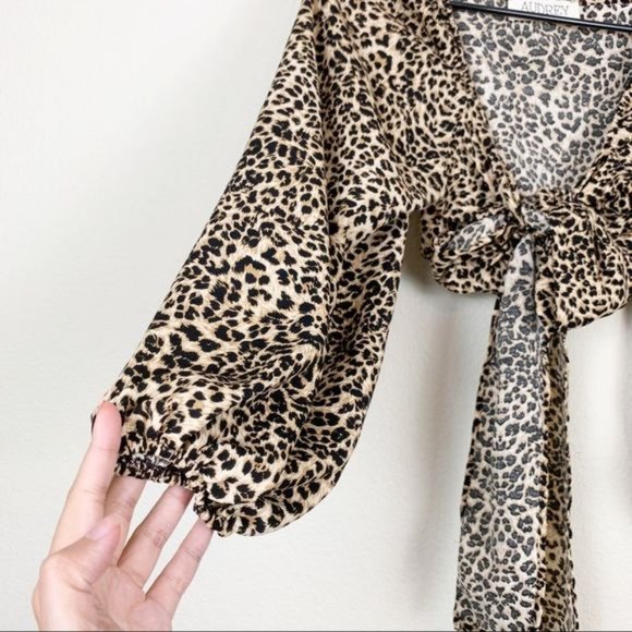 Audrey 3+1 Leopard Print Bubble Sleeve Crop Top - Picture 2 of 7